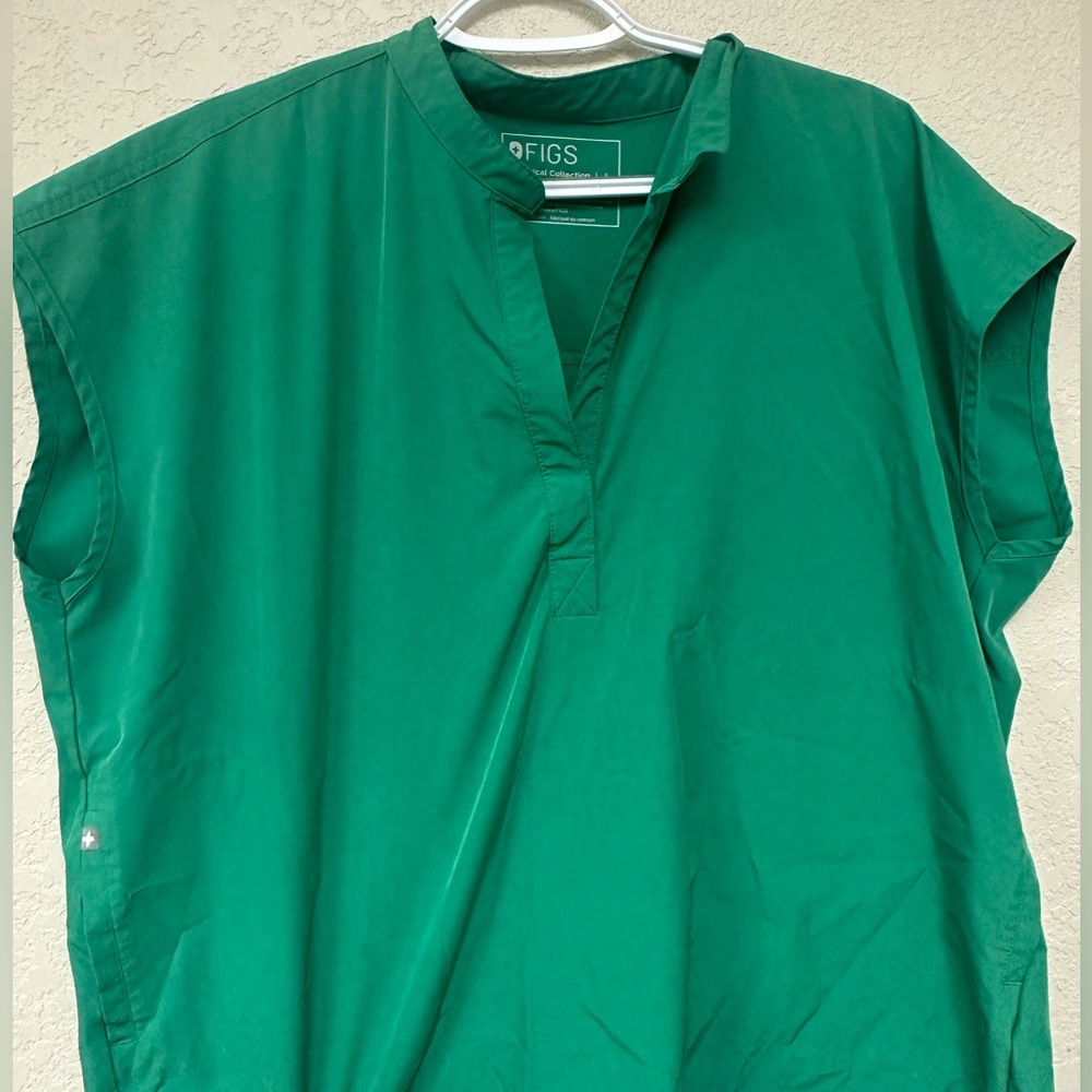 Figs large scrub set